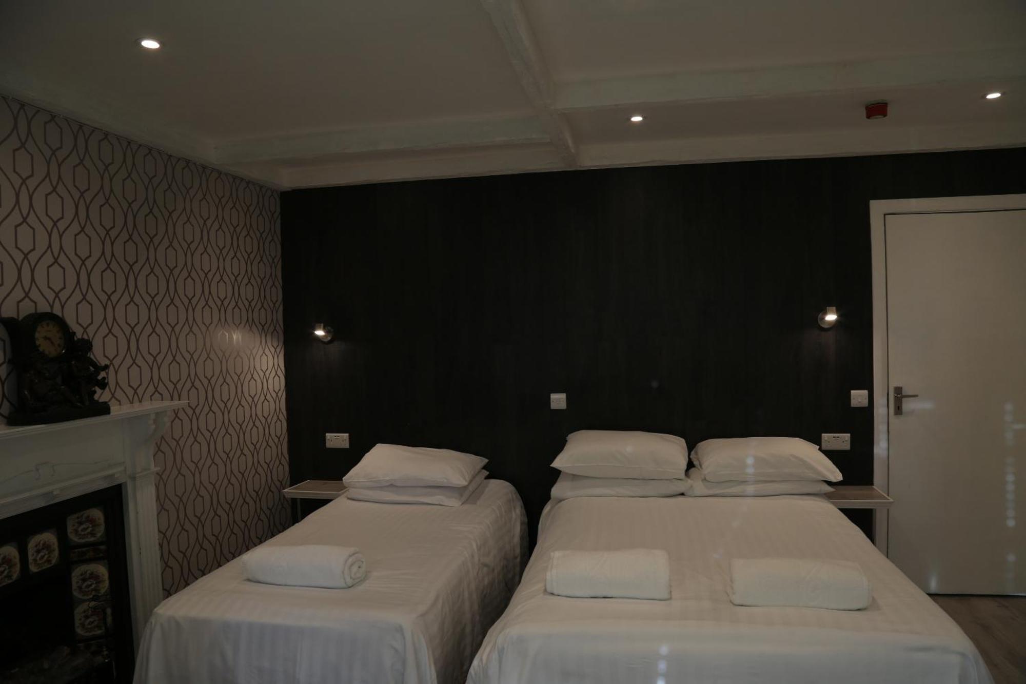 Debden Guest House Hillingdon Room photo