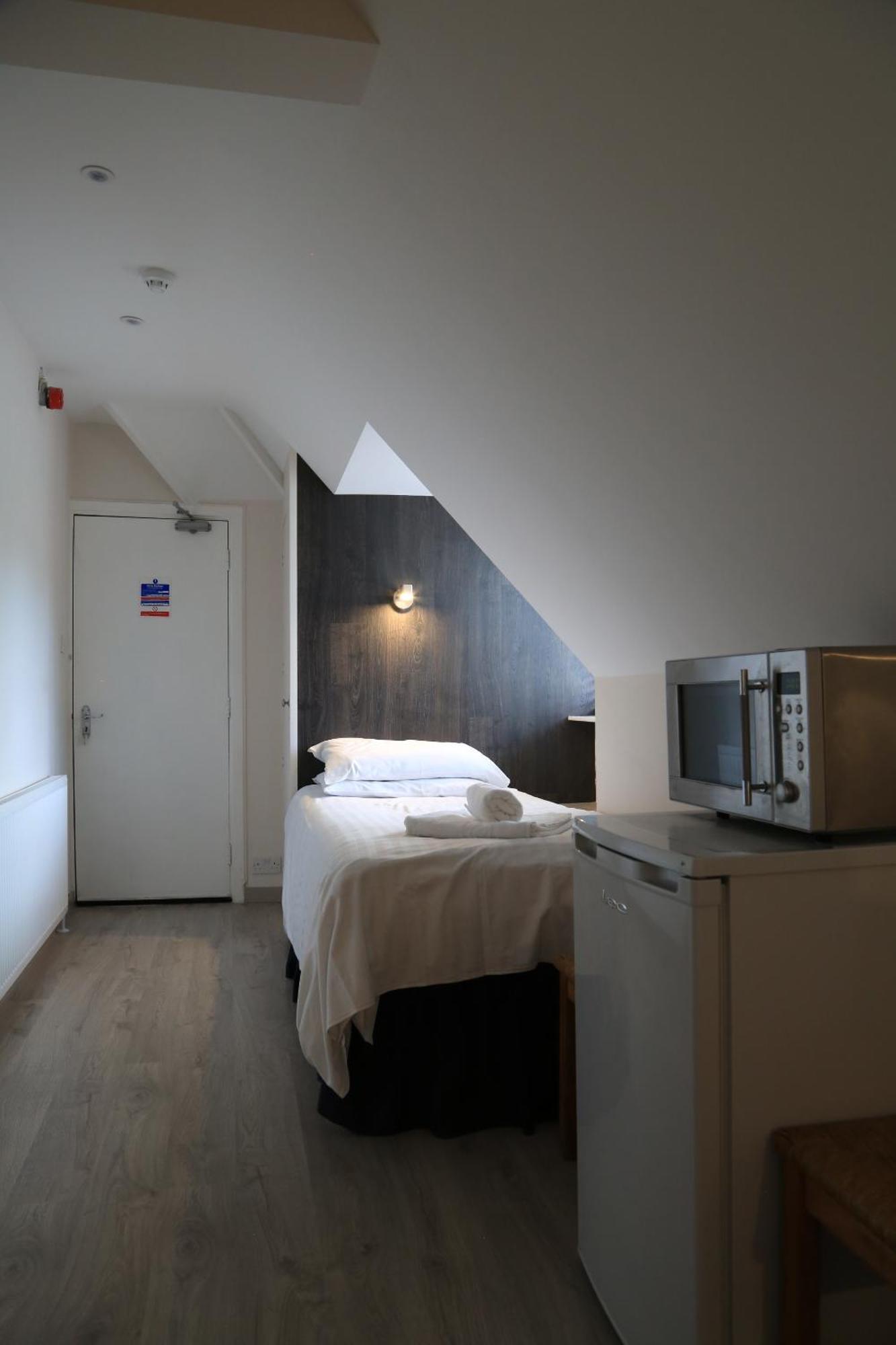 Debden Guest House Hillingdon Room photo