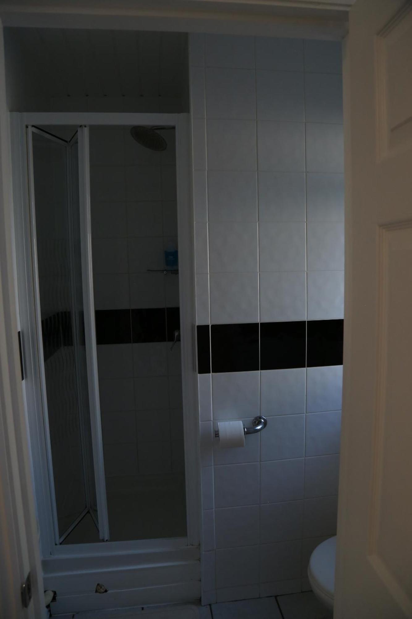 Debden Guest House Hillingdon Room photo