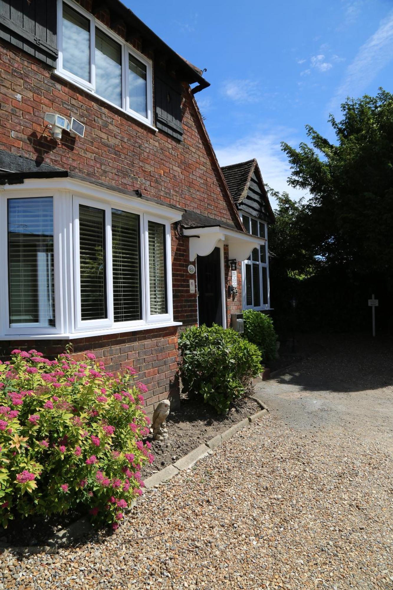 Debden Guest House Hillingdon Exterior photo